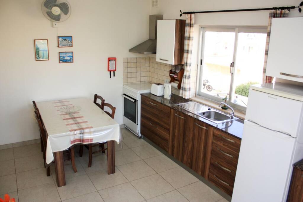 Fiesta Apartment Seaview Mellieħa Exteriör bild
